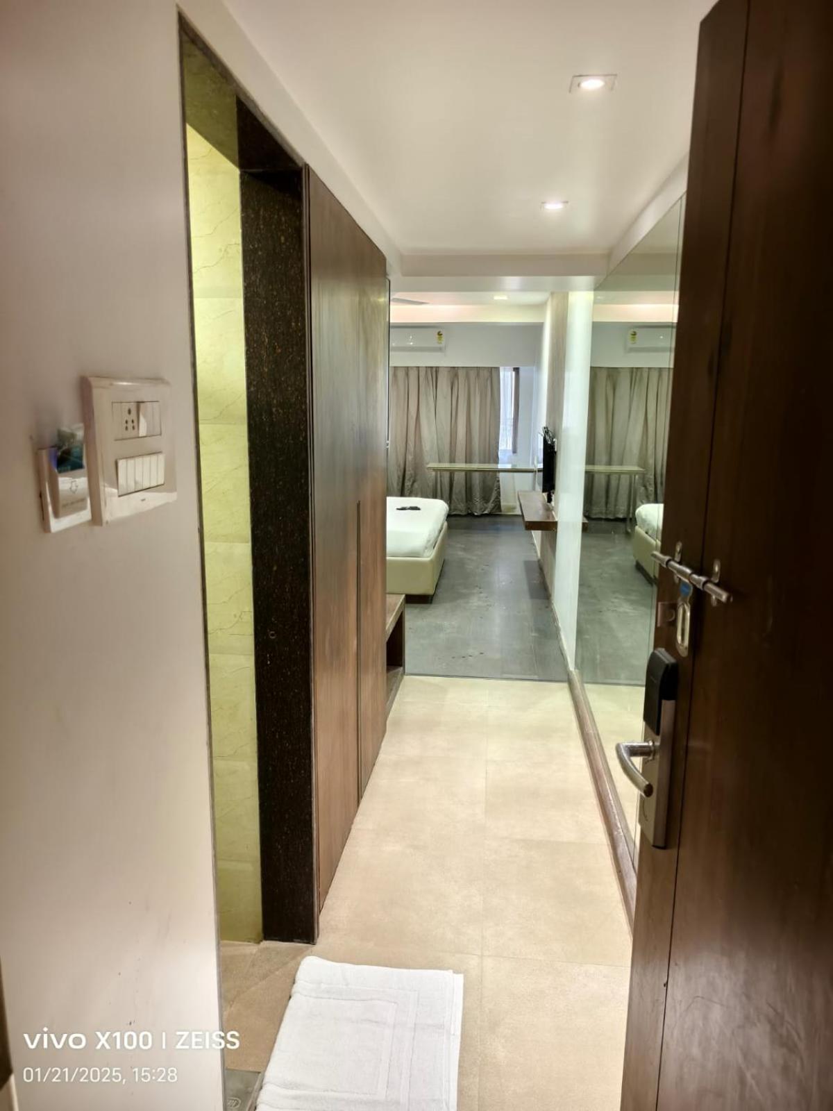 Hotel Dakshin Grandeur Navi Mumbai Exteriör bild