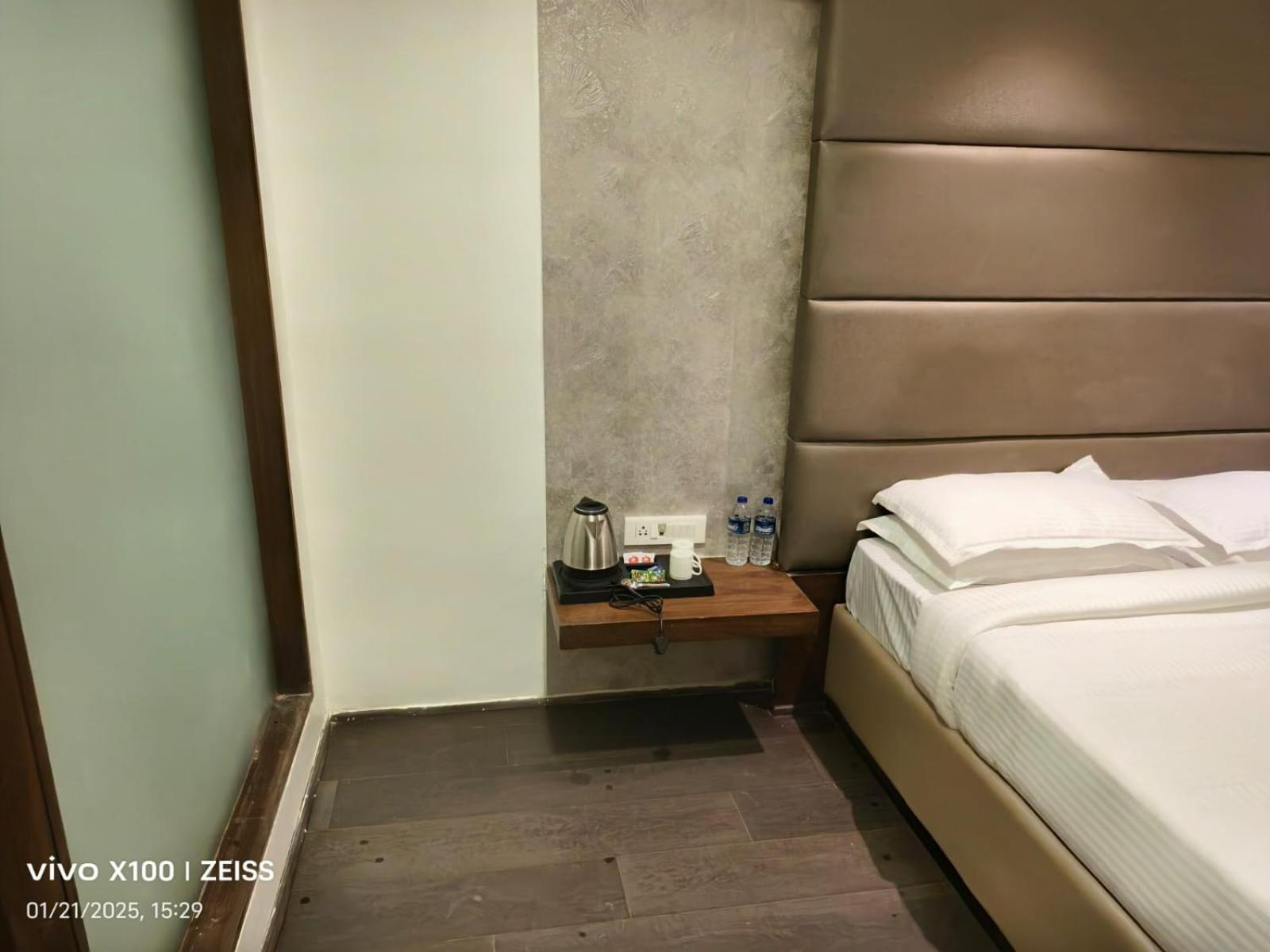 Hotel Dakshin Grandeur Navi Mumbai Exteriör bild