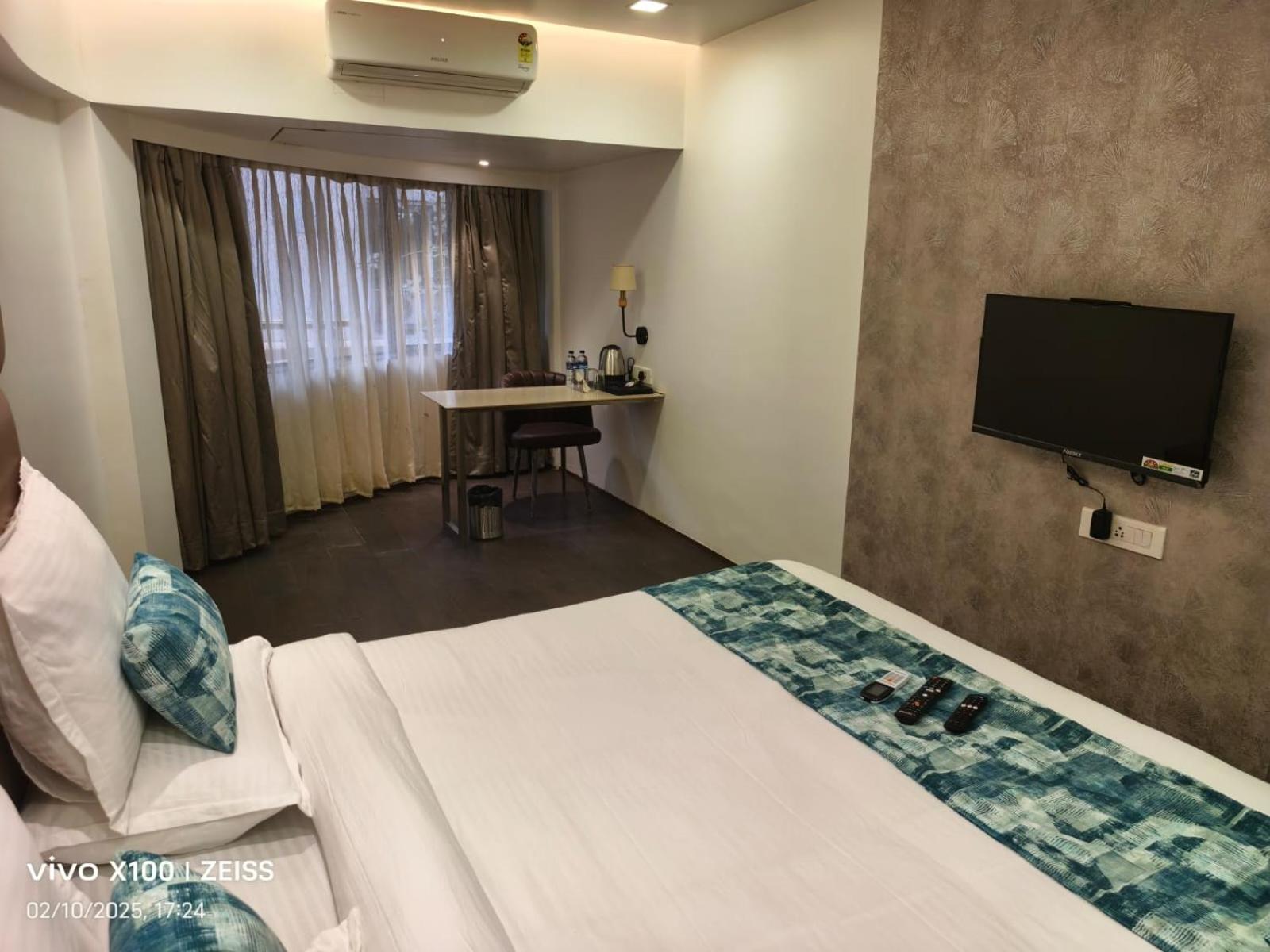 Hotel Dakshin Grandeur Navi Mumbai Exteriör bild