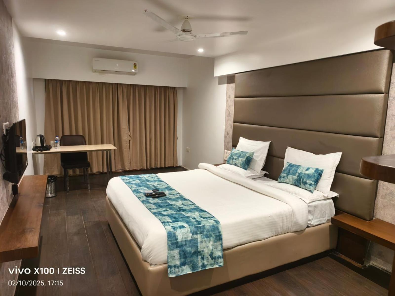 Hotel Dakshin Grandeur Navi Mumbai Exteriör bild