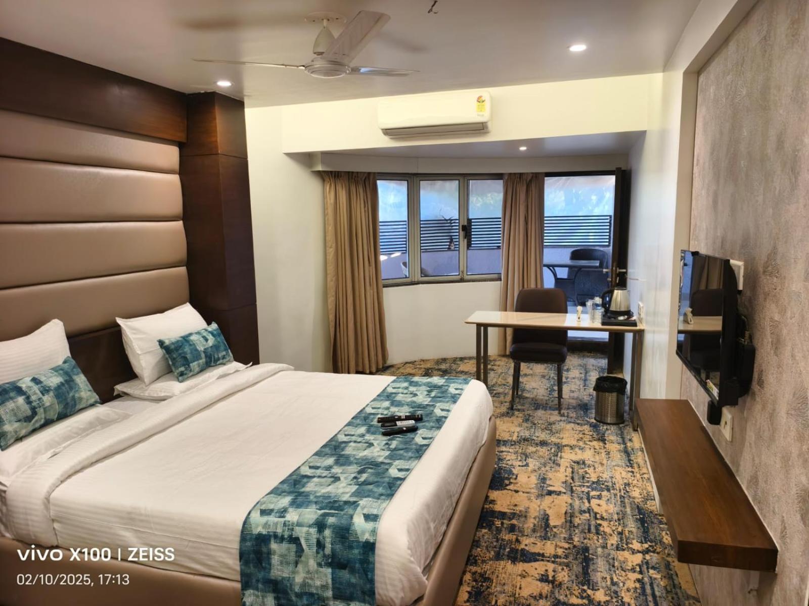 Hotel Dakshin Grandeur Navi Mumbai Exteriör bild