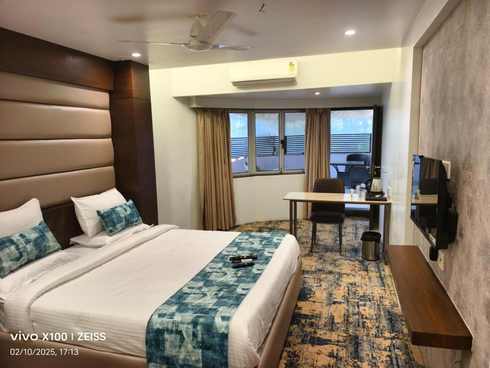 Hotel Dakshin Grandeur Navi Mumbai Exteriör bild