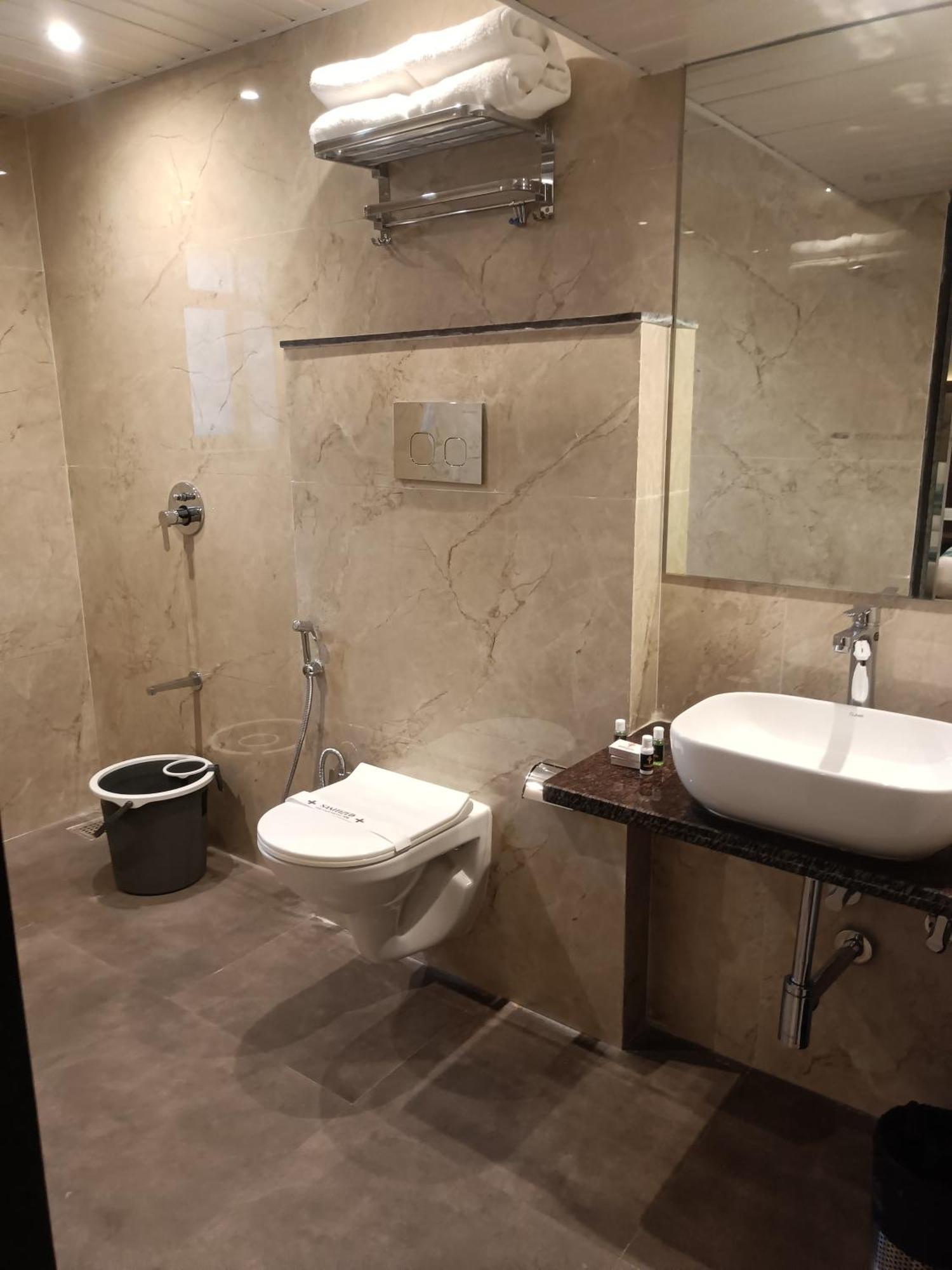 Hotel Dakshin Grandeur Navi Mumbai Exteriör bild